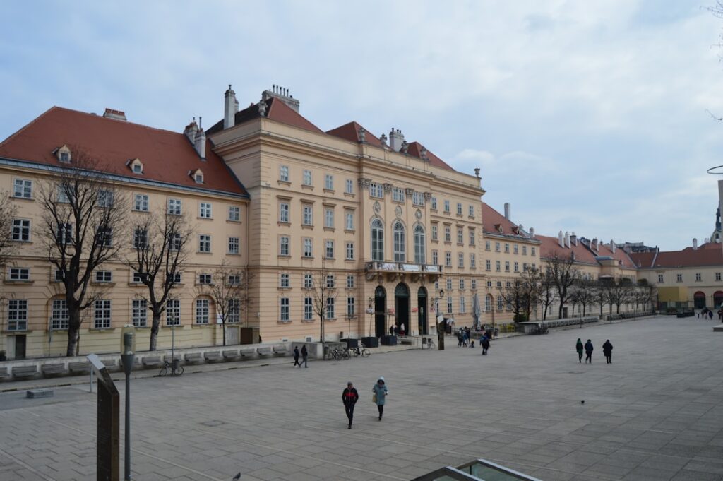 Warszawskie muzea techniki i nauki – przewodnik dla ciekawych świata Photo Warsaw museums